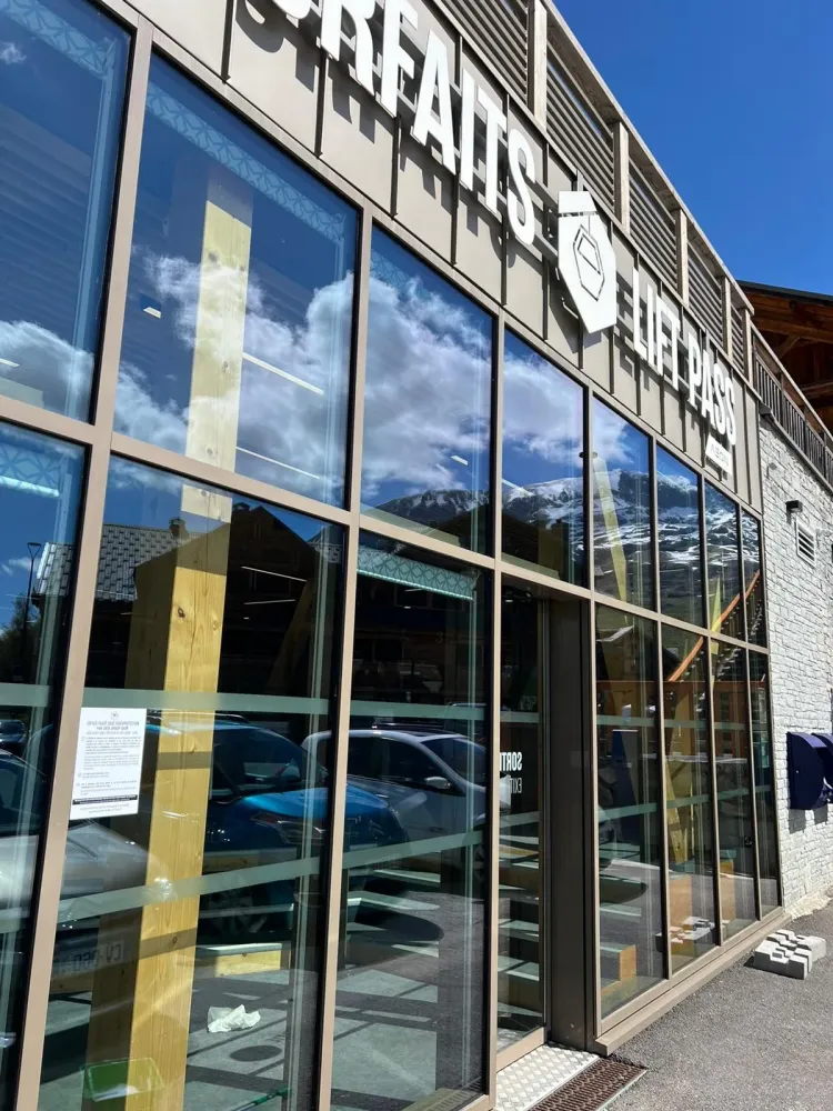 d5d86c79-5ec3-49a7-826c-697cdad61fbf